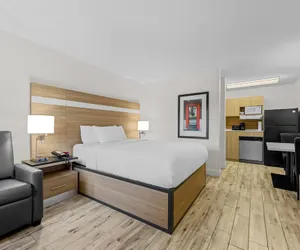 Photo 2 - Mainstay Suites Knoxville - Cedar Bluff