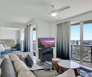 Photo 2 - Sapphire Suite Beachfront, Gym + Pool!