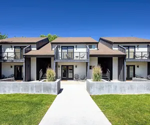 Photo 2 - Modern Mesa