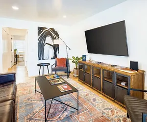 Photo 3 - Modern Mesa