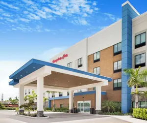 Photo 2 - Hampton Inn Fort Myers Downtown