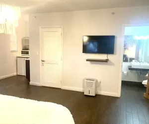 Photo 4 - The New Hotel