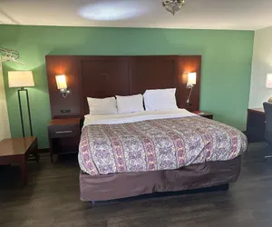 Photo 4 - Hillcrest Motel By OYO Aurora IN Near Lawrenceburg