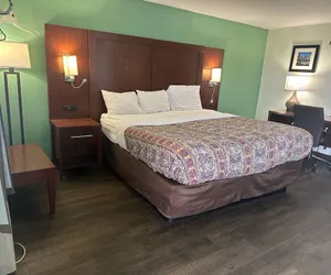 Photo 5 - Hillcrest Motel By OYO Aurora IN Near Lawrenceburg