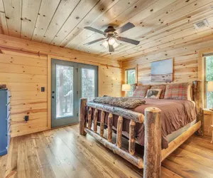 Photo 3 - Summer Moon Lodge 2 Bedroom Cabin by RedAwning