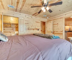 Photo 2 - Summer Moon Lodge 2 Bedroom Cabin by RedAwning
