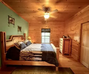 Photo 4 - Golden Bear - 5 Bedrooms, 3 Baths, Sleeps 10 5 Home by Redawning