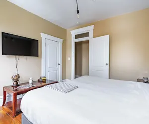 Photo 4 - The Parkside by Jungle House – Short North Boutique Suites