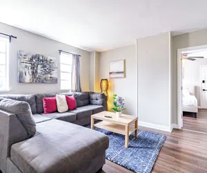 Photo 2 - Jungle House Modern Lofts – Arena District & Short North