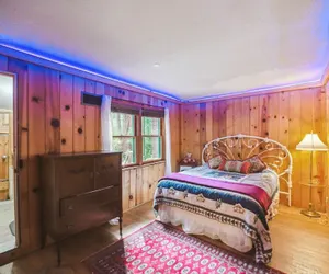 Photo 4 - Root-stone Lodge 4 Bedroom Cabin by RedAwning