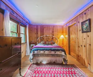 Photo 5 - Root-stone Lodge 4 Bedroom Cabin by RedAwning
