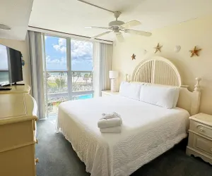 Photo 3 - 444 El Matador Condo by RedAwning