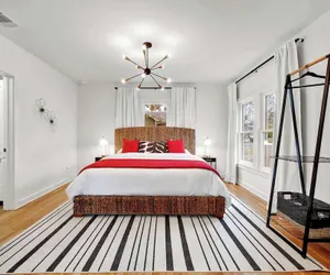 Photo 4 - Harley House With Hot Tub & Grill - Historic District