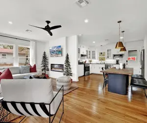 Photo 2 - Harley House With Hot Tub & Grill - Historic District