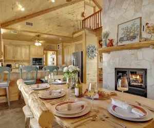 Photo 4 - Shady Lane Lodge - Near Town & Wheelchair Access