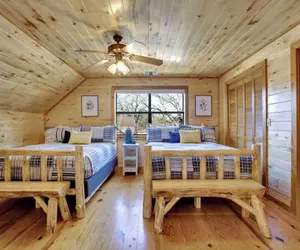 Photo 3 - Shady Lane Lodge - Near Town & Wheelchair Access