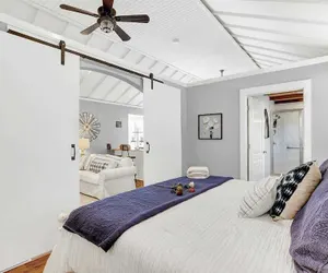 Photo 4 - Luxury Near Main With Hot Tub