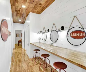 Photo 3 - Luxury Near Main With Hot Tub