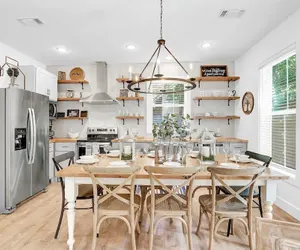 Photo 5 - Stunning Home With Hot Tub - Walk to Main