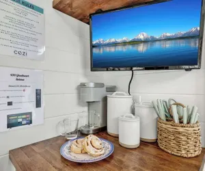 Photo 5 - Selena-romantic Tiny Home-firepit