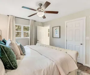 Photo 4 - Luxury Home Just 5 min From Main St