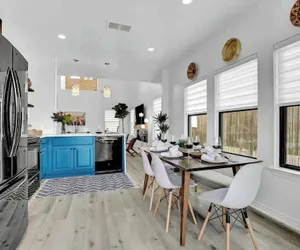 Photo 2 - Luxury Modern Home With Hot tub Deck & Firepit!