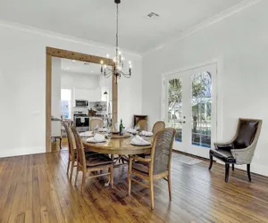 Photo 4 - New! Luxurious Home With Wine Cellar & Firepit!