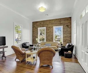 Photo 2 - New! Luxurious Home With Wine Cellar & Firepit!