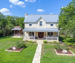 Photo 2 - Texas Charm Texana - 15 min Walk to Main