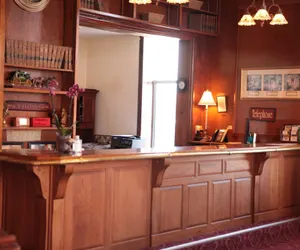 Photo 3 - Decker Hotel & Bar