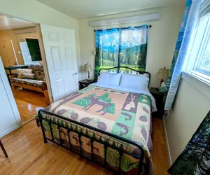 Photo 2 - Yellowstone Treasure Guesthouses on the River
