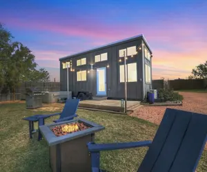 Photo 2 - Henley-lux Tiny Home-hot Tub-fire Pit