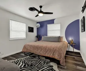 Photo 4 - Eclectic Fun Haus With Hot Tub - 3 Min Drive to Main