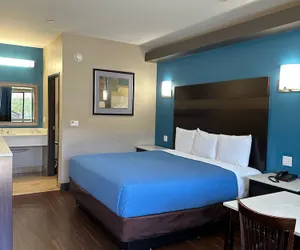 Photo 2 - Crystal Palace Inn