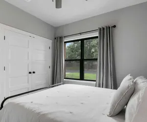 Photo 3 - Luxury Home 3blck From Main St With Firepit