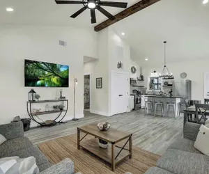 Photo 2 - Hill Country Hideaway With Fire Pit and Hot Tub!