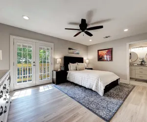 Photo 4 - Waterfront Lake House With Hot Tub & Firepit