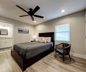 Photo 5 - Waterfront Lake House With Hot Tub & Firepit