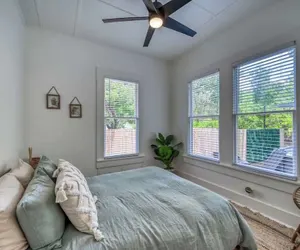 Photo 5 - The Golden Goose - Hot Tub-fire Pit-2 Blks to Main