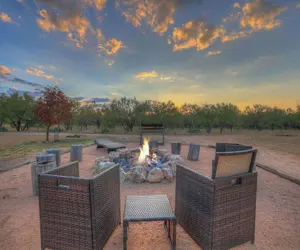 Photo 2 - Vaughan W/hot Tub and Grill