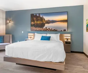Photo 5 - Cambria Hotel Lake Placid - Lakeside Resort
