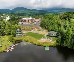 Photo 2 - Cambria Hotel Lake Placid - Lakeside Resort