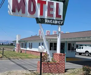 Photo 2 - Wiebe Motel