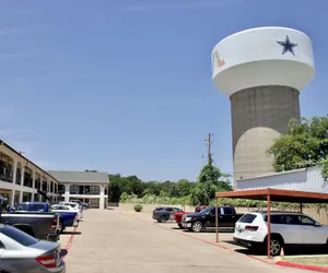 Photo 2 - Executive Inn of Arlington, Near AT&T Stadium