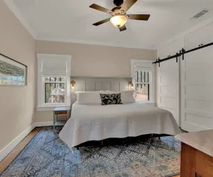 Photo 5 - Charming Craftsman Home!-2 Blks From Main St!