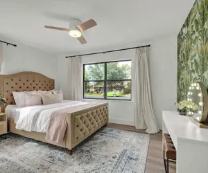 Photo 5 - Bubbles on Bowie Walk to Main St