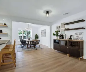 Photo 4 - Bubbles on Bowie Walk to Main St