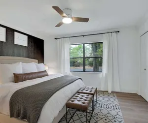 Photo 3 - Bubbles on Bowie Walk to Main St