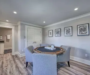 Photo 5 - Modern Luxurious Home With Game Room