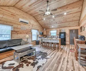 Photo 2 - Rustic Cabin With Firepit and Grill - 10 Mins to Main St